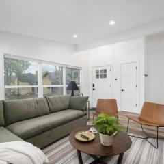 Renovated 2BR 1BA Flat Close to 25th Street Fun