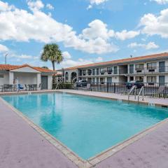 Quality Inn & Suites Orlando East - UCF Area