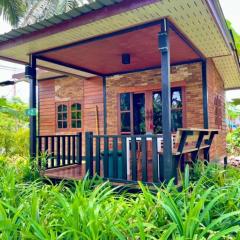 Lay Back Villa Wooden House AC Hot shower High Speed Internet