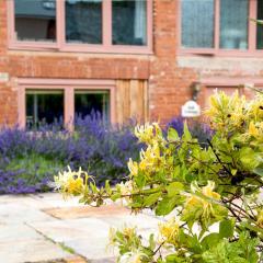 Oak Cottage - Great Houndbeare Farm Holiday Cottages