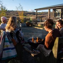 The Deckhouse, cabin with big deck nr Hay-on-Wye