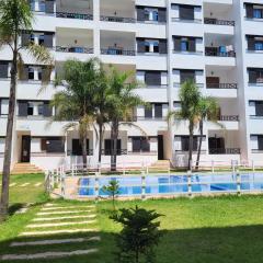 Appartement lumineux avec piscine