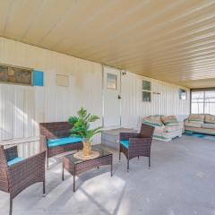 Charming Hernando Retreat with Screened Patio!