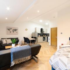 Orange Rentals- Loft Studio, City Centre Liverpool, Sleeps 4 guests