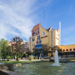 Maximilian Hotel & Apartments Weil am Rhein / Basel