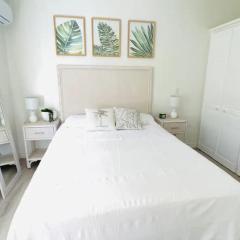 Modern 1 Bedroom Apartment - 3 min walk to beach