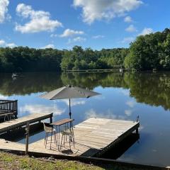 Romantic Lakefront Cottage with Boat Dock on Quiet Cove