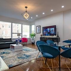 French design Luxurious Downtown 3br/2ba that sleeps 8 guests with Optional Valet Parking