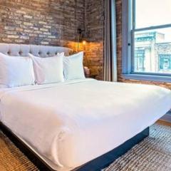 Hip Urban Loft - Small Town Charm - 124 LOFTS #1