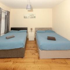 Cosy 4 bedrooms house near Central London, O2, London city airport and Excel