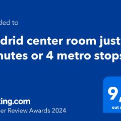 Madrid center room private 7 minutes or 4 metro stops