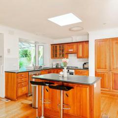 Serene 4Bed2Bath House w Parking Near Mornington Peninsula