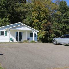 Small House, 2 queen bedrooms, 1 bath, on route 33