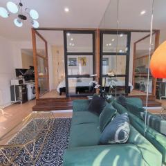 Shanghai Hills & Zinn Sunshine BnB with Balcony Near Metro Line1 Changshu rd