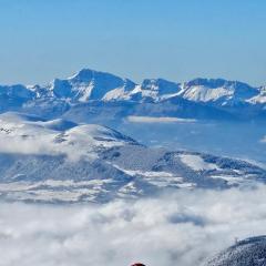 Appartement pieds des pistes, 6p, piscine ouverte pendant l'ouverture de la station, vue imprenable, Chamrousse