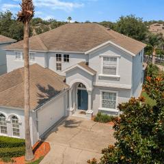 Villa Eman 5bed 4bath with Private pool& Hot Tub close 2 Disney & Legoland