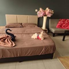 BS212- KLIA -Self Check-in-WIFI-Netflix-Parking-Pool, 5090