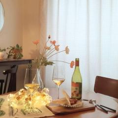 Our moment, Dunsan, Central Daejeon, 2 bedroom beautiful flat, freeparking, cafe bistro with many options