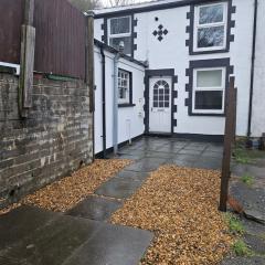 Cwmynyscoy Cottage Pontypool NP4 5SQ