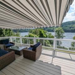 Candlewood Lake -Family Getaway, Lakefront 3775 sqft Home