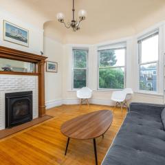 Central and Quiet Victorian Apt in Haight-Ashbury condo