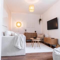 HAPPYHOME Wolfsburg, 2 Schlafzimmer, 3 Doppelbetten, 6 Personen, zentrale Lage, Outletcenter, Autostadt, Familien, Freunde & Geschäftsreisende, kostenlos Parken