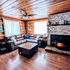 Cozy Cub Log Cabin - Year Round Tranquil Beauty