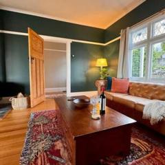 Renovated Cottage Near Cataract Gorge Launceston