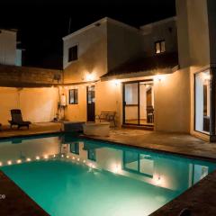 Casa Juarez: Great 4BR house w/ POOL & GAMES, perfect for Parties & Family