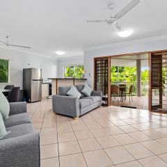 Oliva St 2 Bedroom Palm Cove Apartment