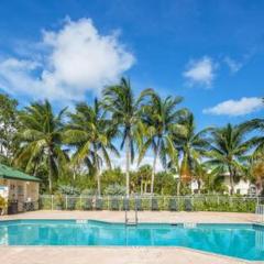 NEW Grenada Suite - Parking Pool & Pets 209
