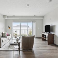 Landing Modern Apartment with Amazing Amenities (ID8800X61)