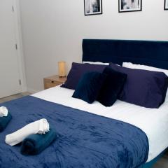 Birmingham Central Digbeth 2 Bed 2 Bath Apt FREE Street Parking - Sleeps 4 - Reverie Stays