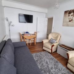 Dog-friendly Gosport town house sleeps 8