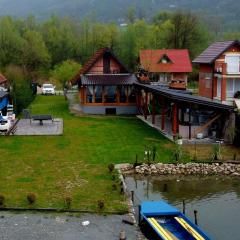 Kuća za odmor "DRINSKI KONAK" - Zvorničko jezero - Drina
