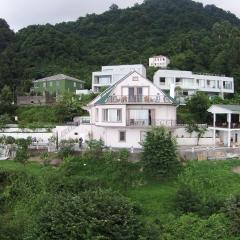 Mount Villa Kvariati