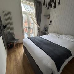 Apartment 4 at Number 8 in City centre with kitchenette