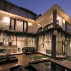 Seminyak Sky-Villa 3-8 BR Brilliant Location between Beach to Shopping