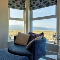 Hafan Y Traeth Beach Front Apartment in Barmouth