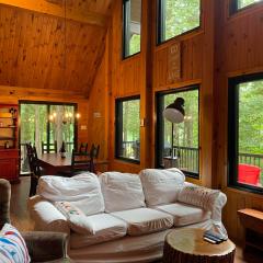 Waterfront Chalet Serendipity Hideaway - Cachette Sérendipité - Swim SUPs BBQ Relax w Wifi