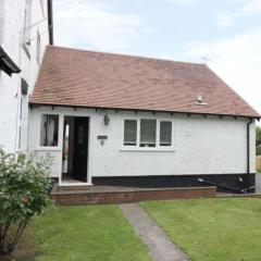 The Cottage in Baxterley. Peaceful home from home. Beautifully finished.