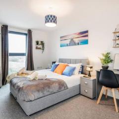 New 1BR Apt for Contractors Near Heathrow Free Parking & Wi-fi