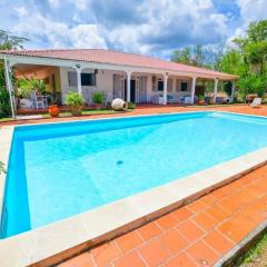 Villa de 4 chambres avec piscine privee jardin clos et wifi a Fort de France a 2 km de la plage