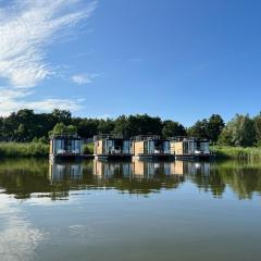 A comfortable house on the water for 6 people