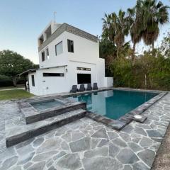 Family Gathering House w/Luxury Kitchens near Surf