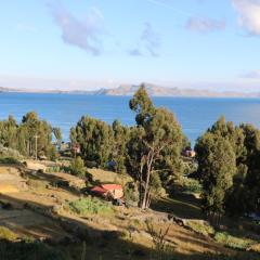 INKA LAKE Island Amantani