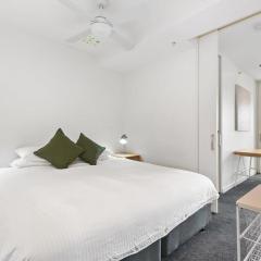 East Melb 2bed parking pet friendly