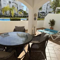 2 Bed-Sleeps 4-Private Patio-Pool-AirCon