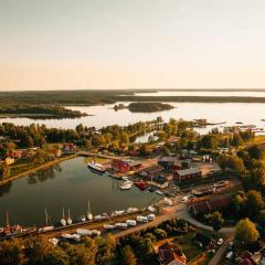 Perssons i Backens Pensionat- Sjötorps Vandrarhem & Rum