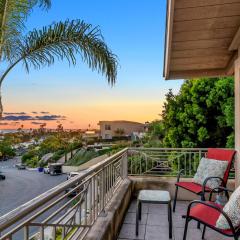 Ocean-View Mountaintop Getaway. Jacuzzi/Ping-Pong!